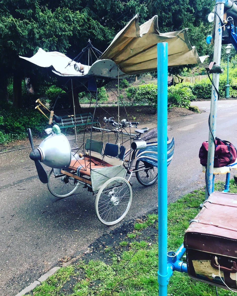 PifPafTheatre's tweet photo. Thanks for having us @visitpreston. What a lovely audience, boy did we fly to some far off lands. Adventure was had.
.
#avenhampark #prestoncouncil #coronationbiglunch #flightsoffancy #TheFlycyle #CaptainBigshot https://t.co/6gH33JUNMk