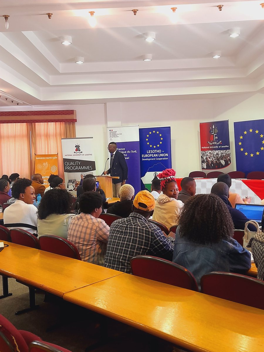 she_hive's tweet photo. European Youth dialogue on-going at @nul_roma - can you think of a better way to celebrate #EuropeDay? #Lstwitter #EuropeMonth #MochaBua
#SHYClub
@EUinLesotho
@FrenchEmbassyZA https://t.co/1xS7N7A2Er