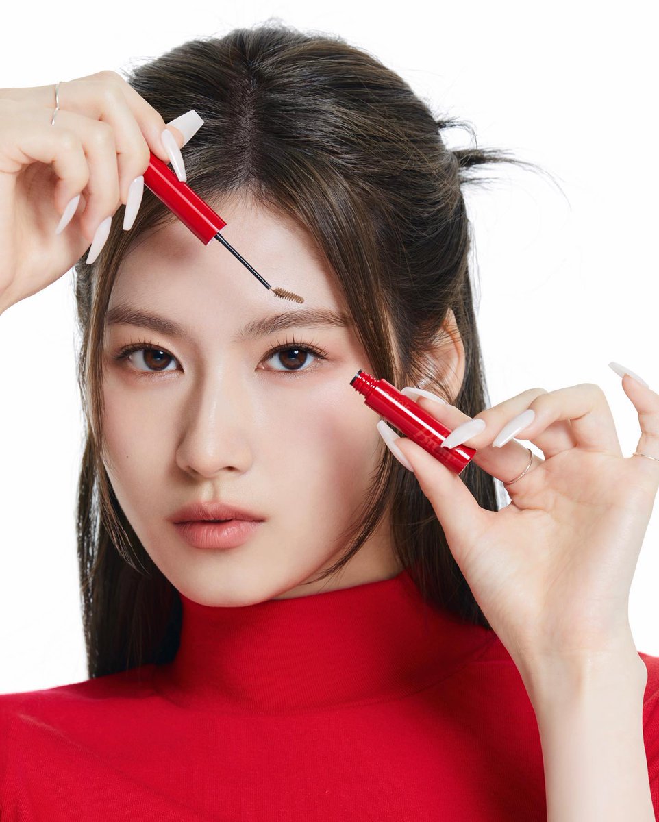 SubjectKpop's tweet photo. Sana x Espoir

#TWICE #트와이스 @JYPETWICE https://t.co/aGDLLofb6I