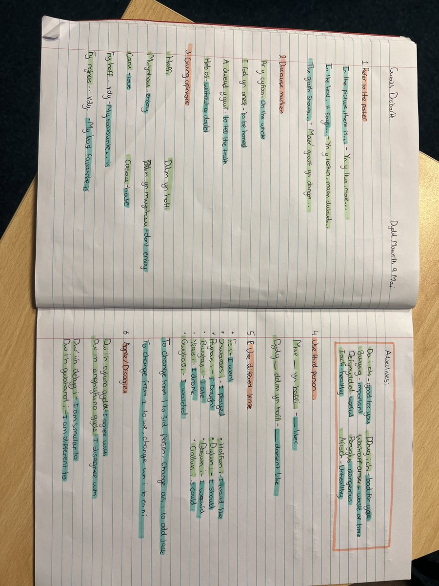 MissJProsser's tweet photo. Athrawes falch y bore ‘ma ☺️ @cymraeg_hhs https://t.co/2lOULbKnAk