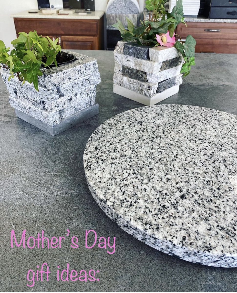 MomaxMarble's tweet photo. Mother’s Day is in less than a week 😯💕
Any mother would love a lazy susan, cutting board, or mini planter- timeless gifts!
Customize them with her favorite plant to really be the favorite child 😉 #mothersday #mothersdaygift #stone #design #redusereuserecycle #innovation #gifts https://t.co/YiinOwoMTq