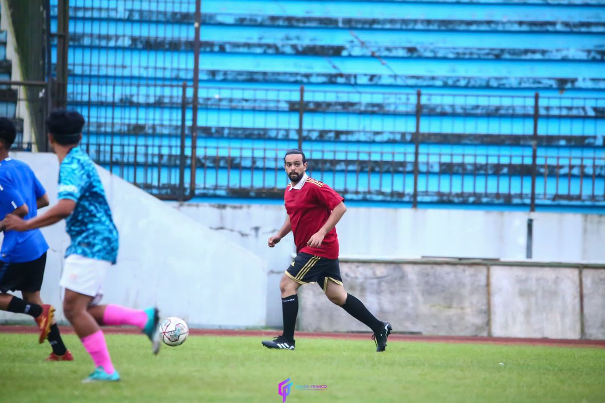 yahyabaisa's tweet photo. Ngelawak di Magelang, 
Terimakasi buat @mugiharsoyo yang uda bikin ane semangat main bola lagi pasca operasi acl 4tahun yang lalu https://t.co/2JG89Ho0va