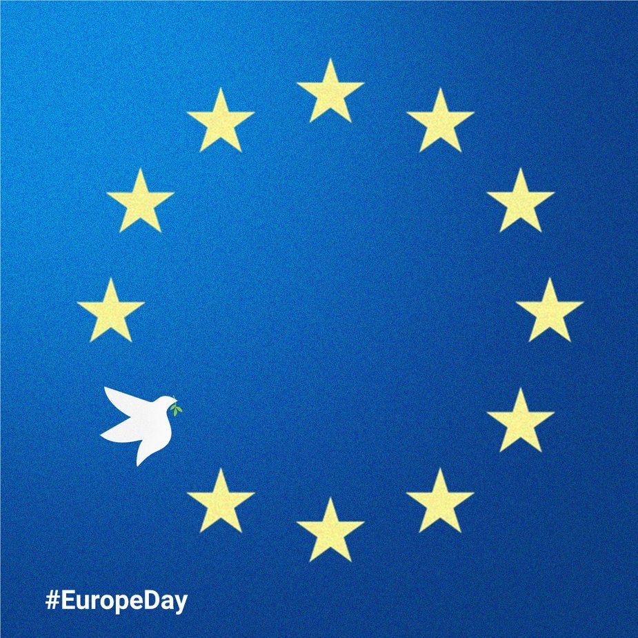 UNESCO's tweet photo. Together for Peace.

Together for Justice.

Together for Democracy

Together for Equality.

On #EuropeDay, let us honor the values and goals we share with the #EU. https://t.co/VcORh8zBdl