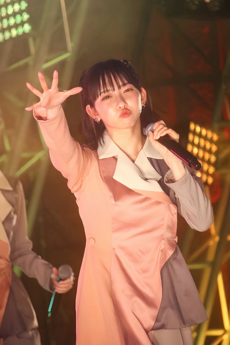 12__27_____'s tweet photo. 絵文字みたいな表情を
コロコロ変えていくので
観ていて本当に楽しい なうちゃ❕
#now_ExWHYZ #now
#UZONE #UZONELIVE #ExWHYZ野音 https://t.co/VK1r6K19iW