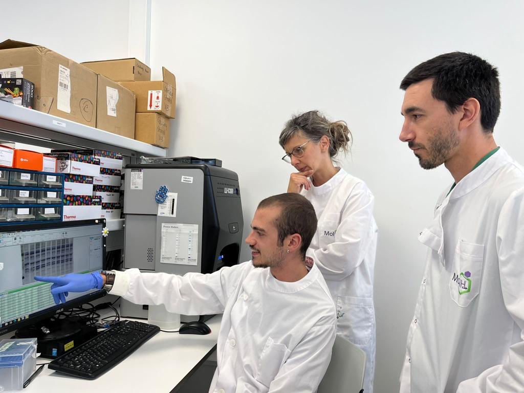 Started as a one-day job shadowing and evolved into a student`s project. Extraordinarily driven, <a href="/hxraciom/">Horácio Jesus</a> is deciphering the effects of polyphenols on neuroinflammation in a mouse PD model led by our <a href="/carecho_rafael/">Rafael Carecho</a> and <a href="/NatashaLonc/">Natasa Loncarevic</a>. <a href="/ERC_Research/">European Research Council (ERC)</a> at <a href="/nova_medschool/">NOVA Medical School</a>!