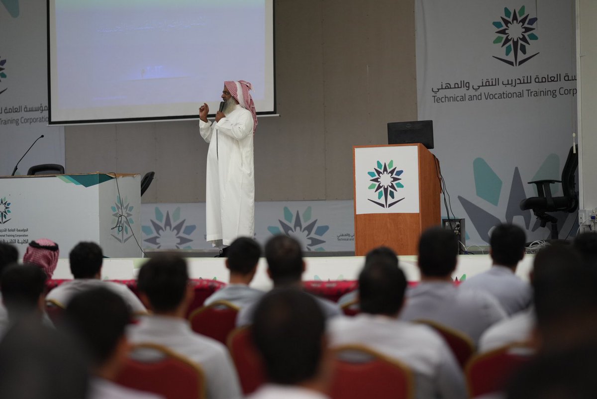 tvtc_g_hb's tweet photo. صباح اليوم ☀️

كان موعداً لتوعية شباب المُستقبل 
من خطر المخدرات،،

صور من معرض #حماية في يومه الثاني.

#الكلية_التقنية_بحفرالباطن https://t.co/zKAbEY4XqZ