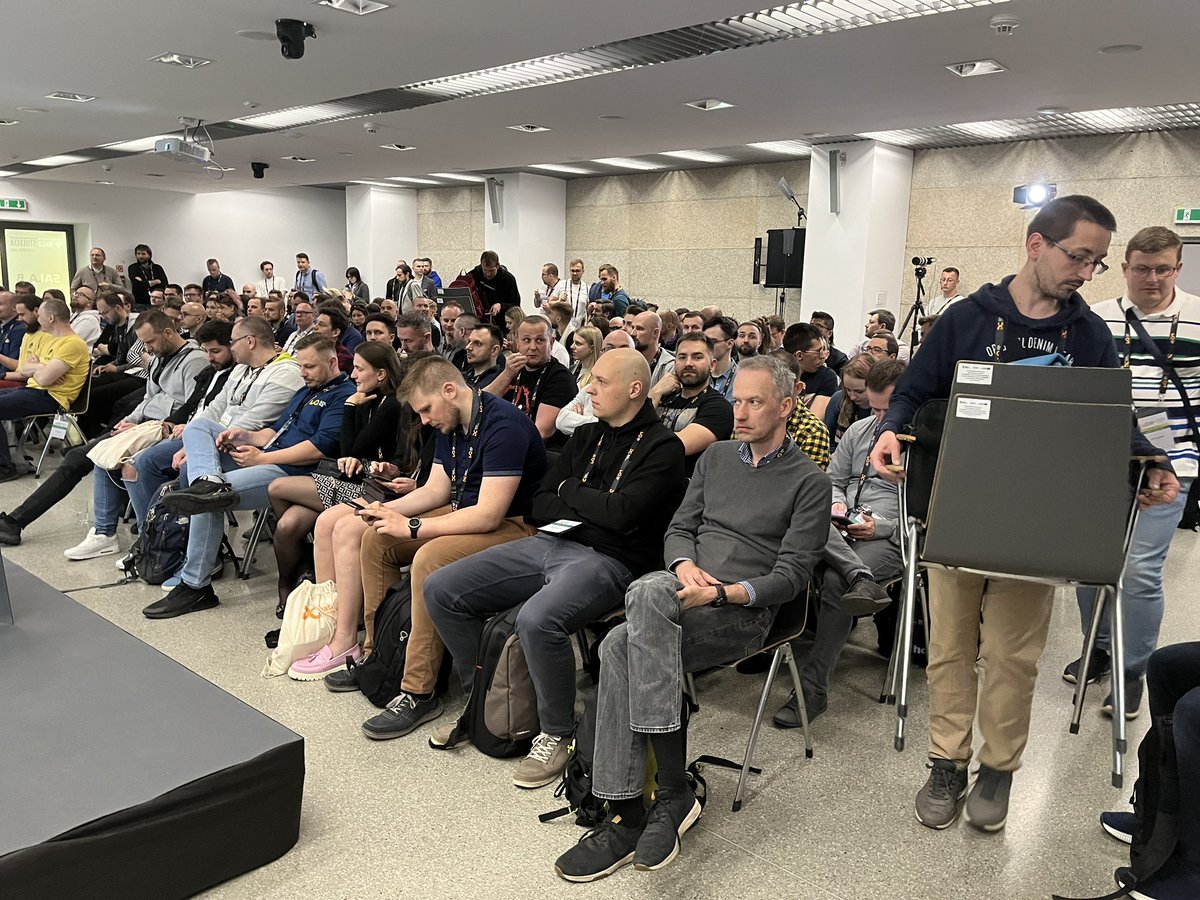 NowinskiK's tweet image. Absolutely full room at @intoleranse session about Data Lakehouse.
@sqlday #sqlday