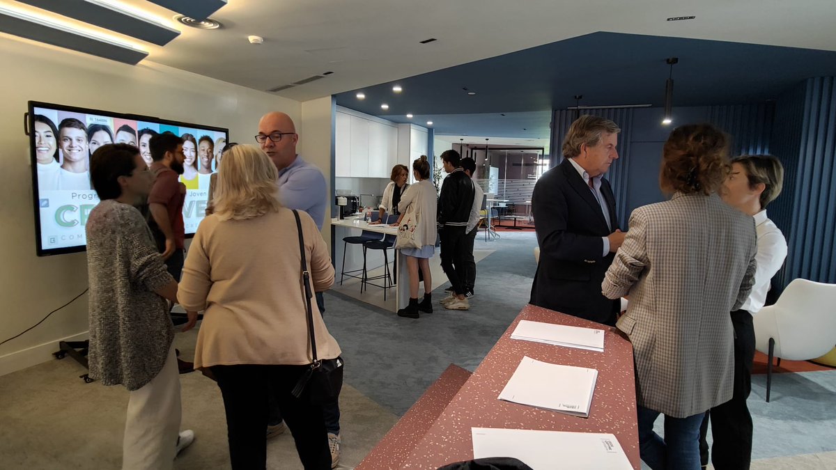 ¡Ya está en marcha #CreaJoven2, el programa de emprendimiento de @ceoe_cantabria y <a href="/empleacantabria/">Servicio Cántabro de Empleo</a>.🚀

👥 Emprendedores y mentores se han conocidos y comienzan ya a trabajar juntos para desarrollar sus ideas y convertirlas en un proyecto empresarial sólido.

Si quieres