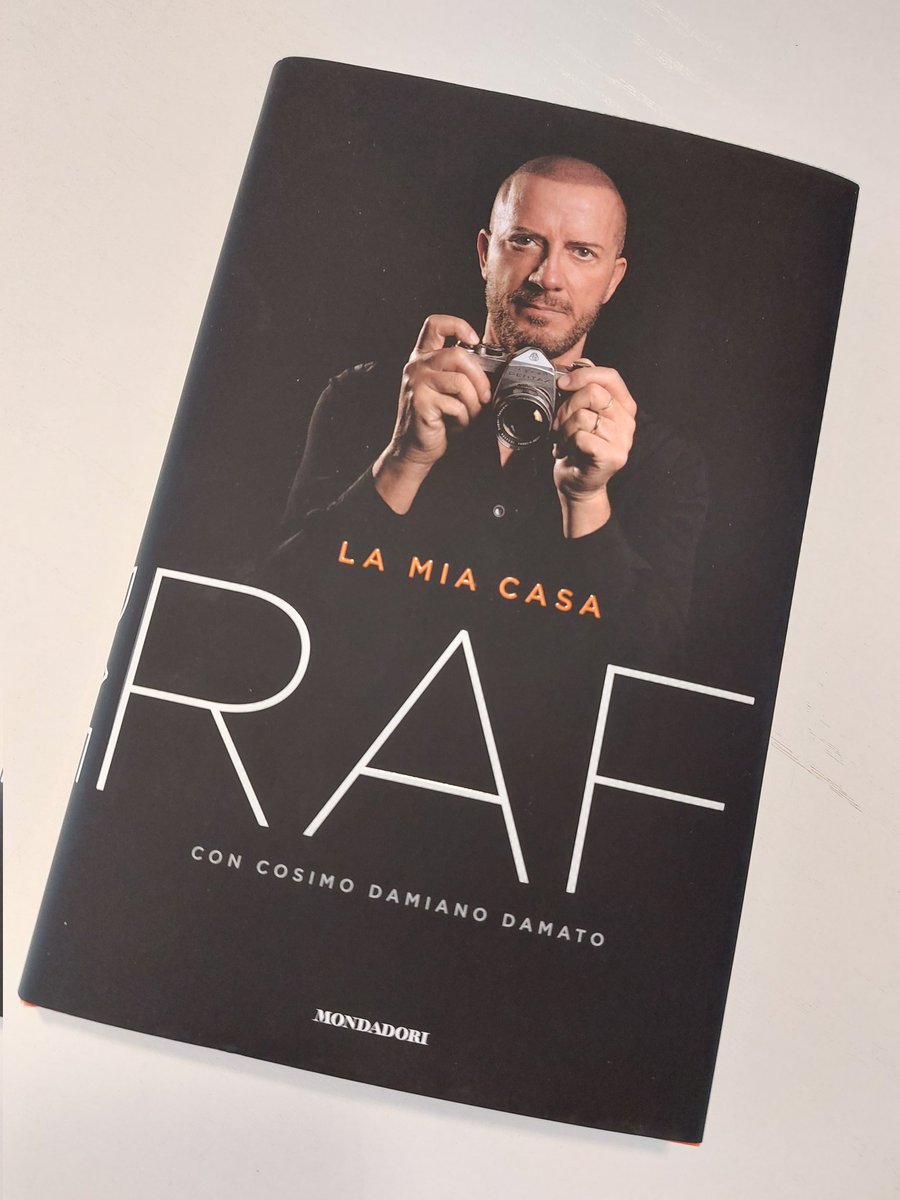 SimonaManuele's tweet photo. @RafRiefoli @Mondadori Mioooo! Manca solo la tua firma.....confido in lunedì 15 a Milano.....a prestoooo. Bacio. ❤️🦋 https://t.co/jlcXkPxXMq