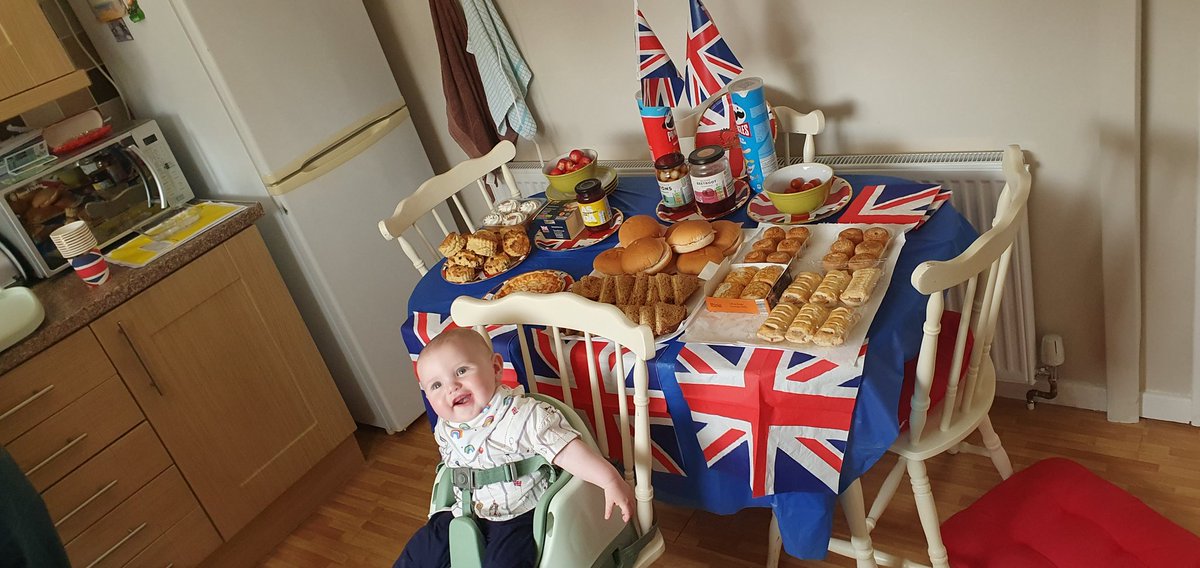 DizzyTart85's tweet photo. @leonagraham @absoluteradio We watched the coronation round the in laws and Sunday this little munch got #christened https://t.co/ICieo2jMnA