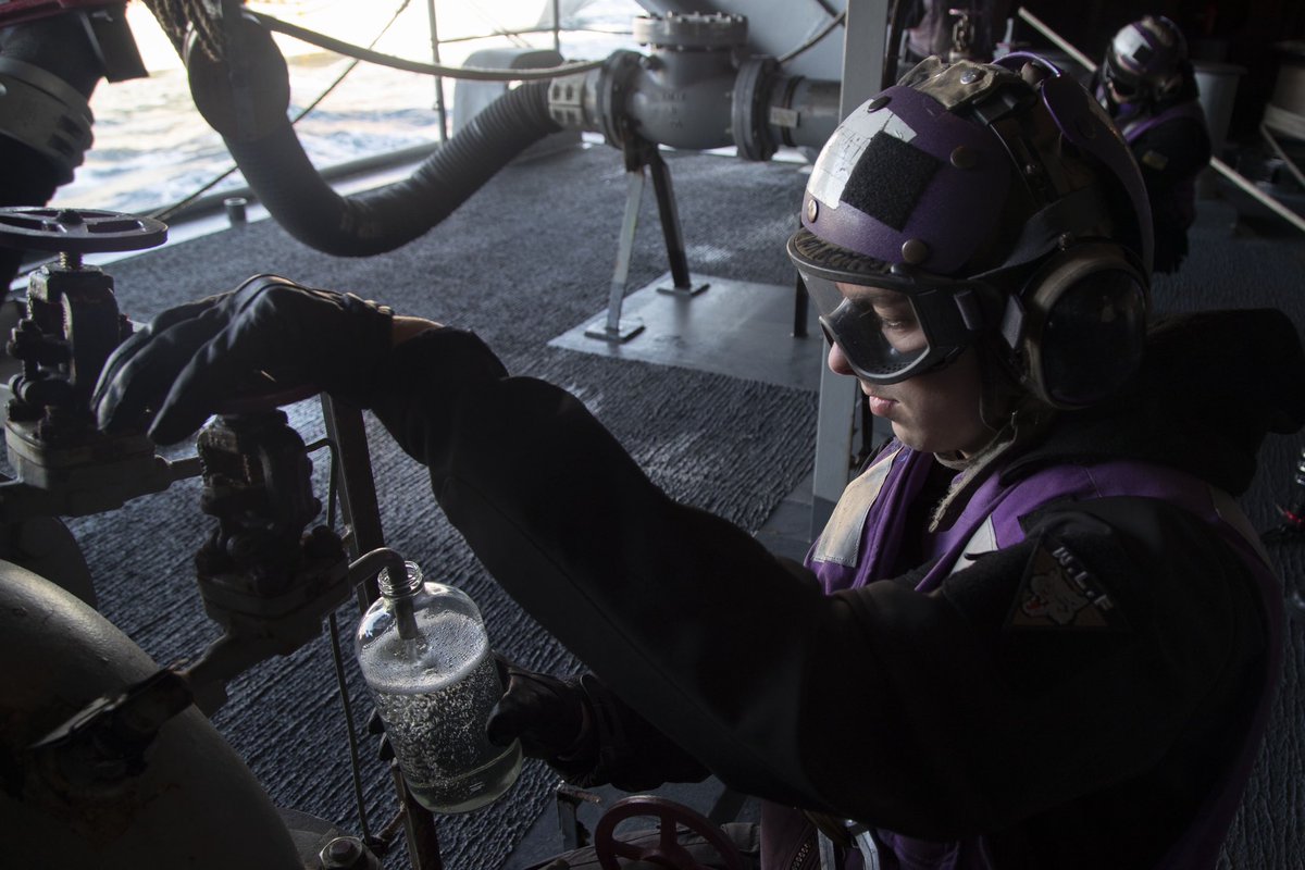 CVN78_GRFord's tweet photo. Our Sailors make refueling at sea look easy⛽️

#CVN78 #USSGeraldRFord #navy #IntegrityAtTheHelm #deployment

📸 MC2 Brian Glunt https://t.co/MDvoP5S4OI