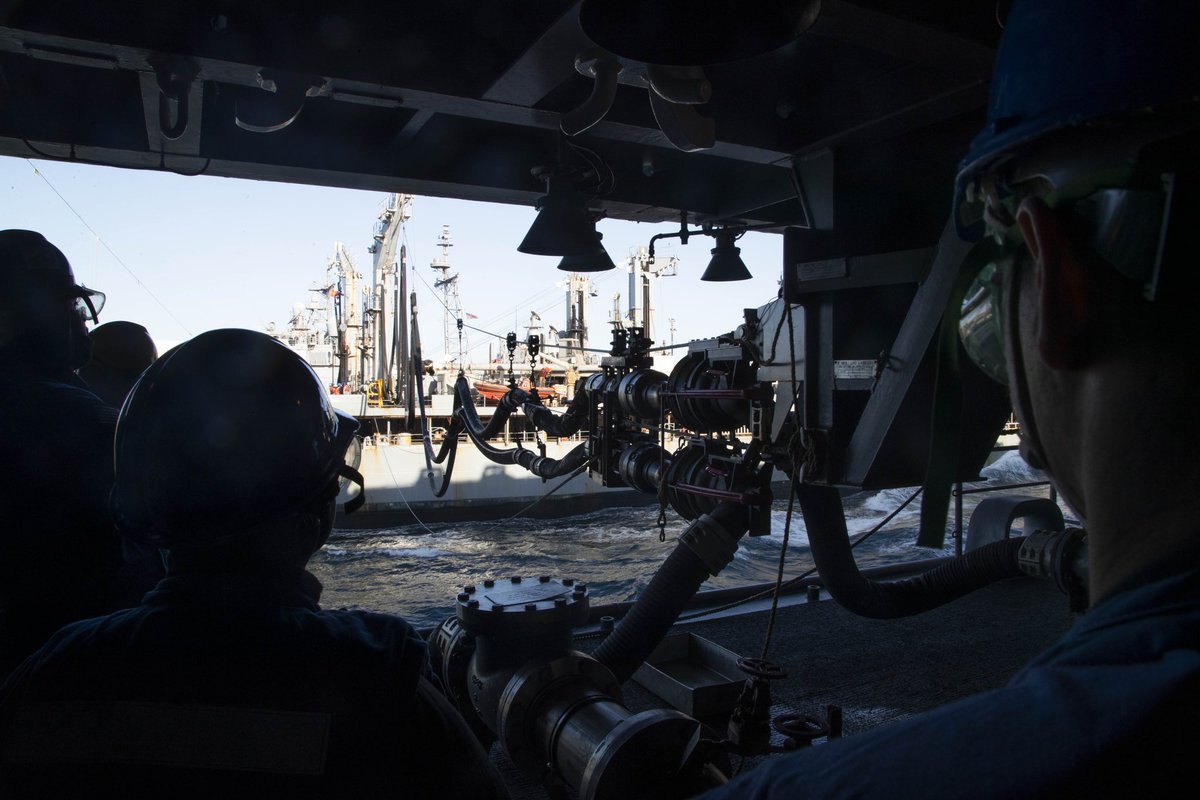 CVN78_GRFord's tweet photo. Our Sailors make refueling at sea look easy⛽️

#CVN78 #USSGeraldRFord #navy #IntegrityAtTheHelm #deployment

📸 MC2 Brian Glunt https://t.co/MDvoP5S4OI