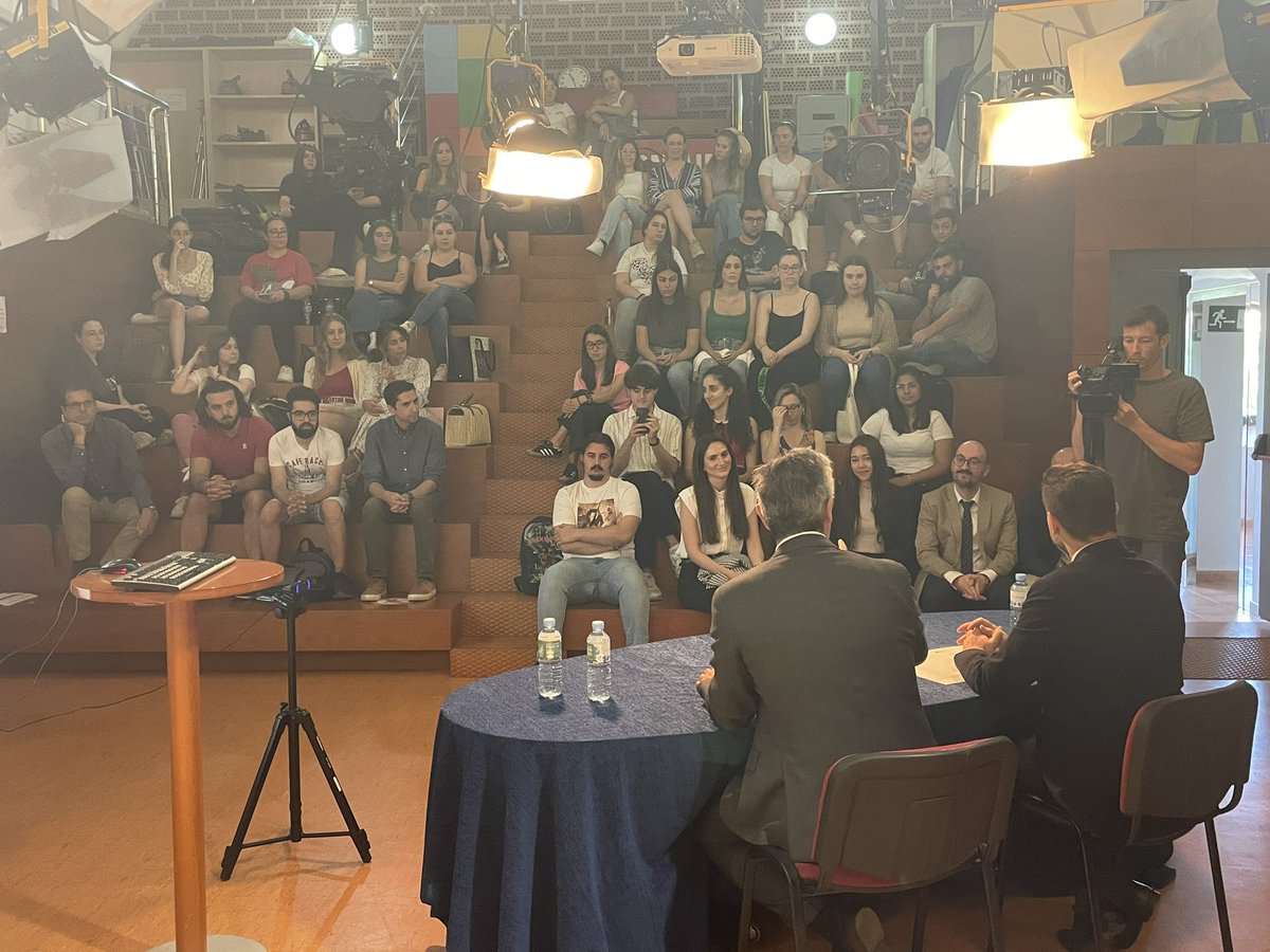iradio UCAM (@iradioucam) on Twitter photo Celebramos el #DíadeEuropa con la participación de <a href="/DNL01RA/">Daniel Raja Aparicio</a> en el Acto ‘Comunicar Europa’ para explicar el proyecto de colaboración de <a href="/AruRadio/">ARU</a> #Euroconexión en el que llevamos trabajando desde hace años para acercar Europa a los jóvenes universitarios <a href="/EuropeDirectRMu/">Europe Direct Región de Murcia</a> Celebramos el #DíadeEuropa con la participación de <a href="/DNL01RA/">Daniel Raja Aparicio</a> en el Acto ‘Comunicar Europa’ para explicar el proyecto de colaboración de <a href="/AruRadio/">ARU</a> #Euroconexión en el que llevamos trabajando desde hace años para acercar Europa a los jóvenes universitarios <a href="/EuropeDirectRMu/">Europe Direct Región de Murcia</a>