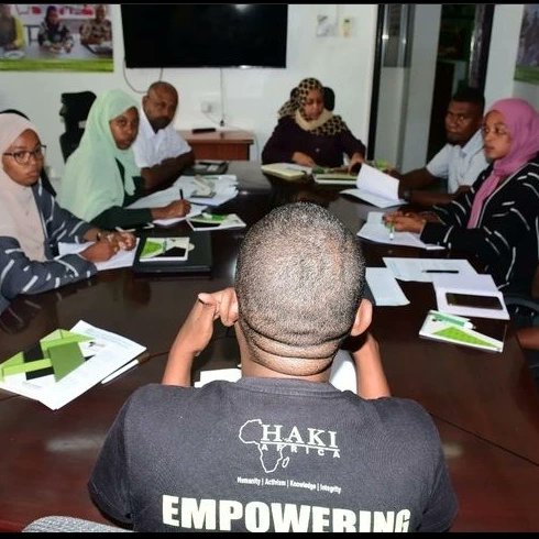 FazaYouth's tweet photo. Team had opportunity to vissit HAKI Africa for exchange visit which meant to strengthen partnership and collaboration,Engagement with  knowledge sharing we appreciate Haki afrca for providing valuable and often unique experiencs to our staff Members.#YouthPower #humanity #forHAKI https://t.co/kqmLHAAZRI