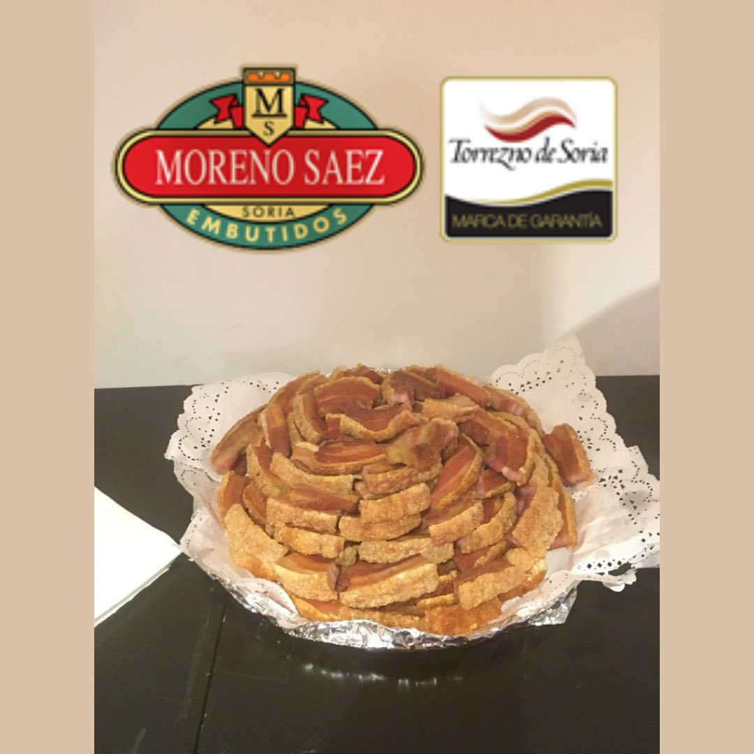 GIRTraduvino's tweet photo. Un minicursillo de #cata seguido de una #degustación de torreznos de #Soria cortesía de Moreno Saez con unas vistas inmejorables del anochecer sobre la ciudad desde el Teatro Palacio de la Audiencia... Así vivimos el #VCILVVT, un evento lleno de momentos mágicos.
#vino #torrezno https://t.co/4C29oOfqF6