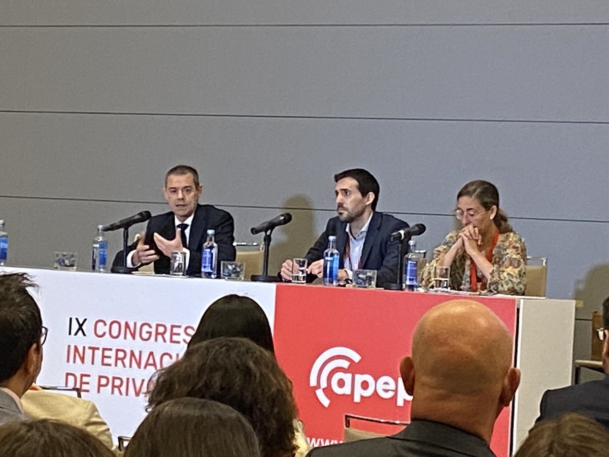 Isabel Barberá (@isabbarb) on Twitter photo "Lo fundamental de cara a encontrar una solución a la problemática de flujos global esta en sentarse juntos y buscar puntos de encuentro dentro de las diferentes perspectivas de protección de datos..." comenta <a href="/EUstaran/">Eduardo Ustaran</a> en el #CongresoAPEP "Lo fundamental de cara a encontrar una solución a la problemática de flujos global esta en sentarse juntos y buscar puntos de encuentro dentro de las diferentes perspectivas de protección de datos..." comenta <a href="/EUstaran/">Eduardo Ustaran</a> en el #CongresoAPEP
