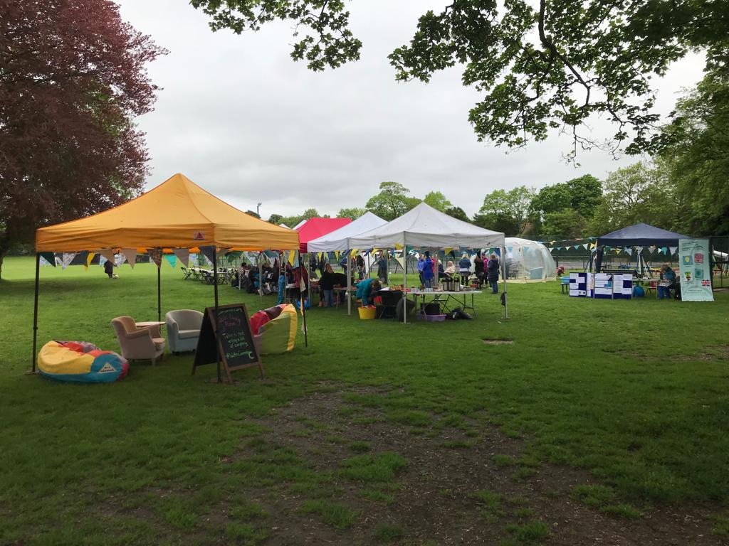 Thanks so much to everyone who helped out and came along to #TheBigLunch yesterday :)

Special thanks to @Camerados_org  for the Public Living Room, @WildWallingford, @OwnedbyOxford  for the pop-up event dome, @wallingford1155 for the gazebos, @Wallingfordtc for support.