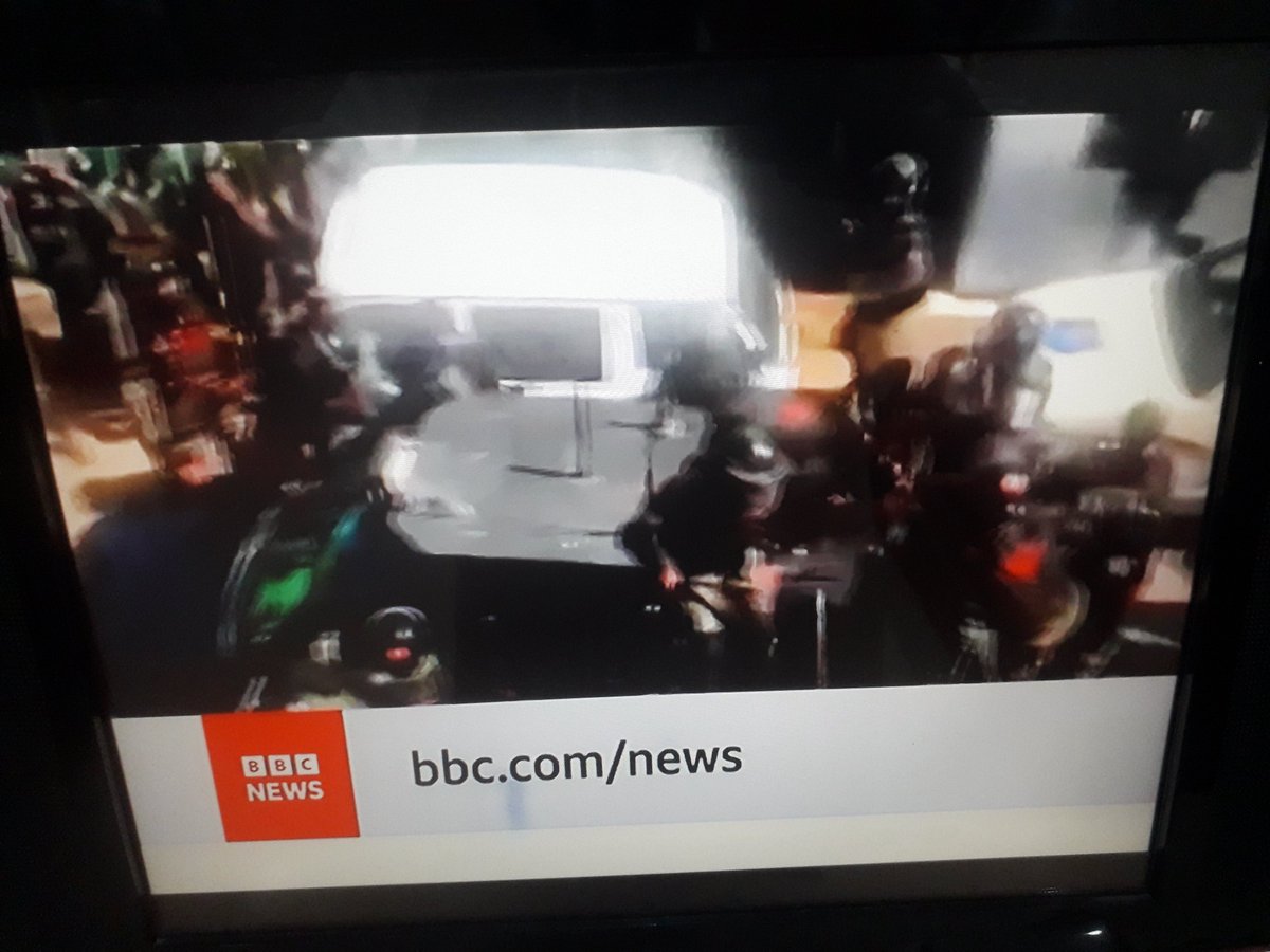 ziaulhaq786's tweet photo. #imrankhan arrest has catched the attention of all prominent international media outlets 
#عمران_خان_ہماری_ریڈ_لائن 
#EnoughIsEnough https://t.co/z5bZwUSUJ7