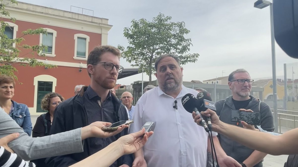 👉🏼 Avui amb <a href="/junqueras/">Oriol Junqueras 🎗️</a> exigim millores a la #R4 i el govern de #SàbatAlcalde posarà el tren com a prioritat.

🗣️ <a href="/PereSabat/">Pere Sàbat i Lluverol</a>: "A Vilafranca el govern de Junts i el PSC han girat la cara i no han donat la importància estratègica al tren durant anys”.