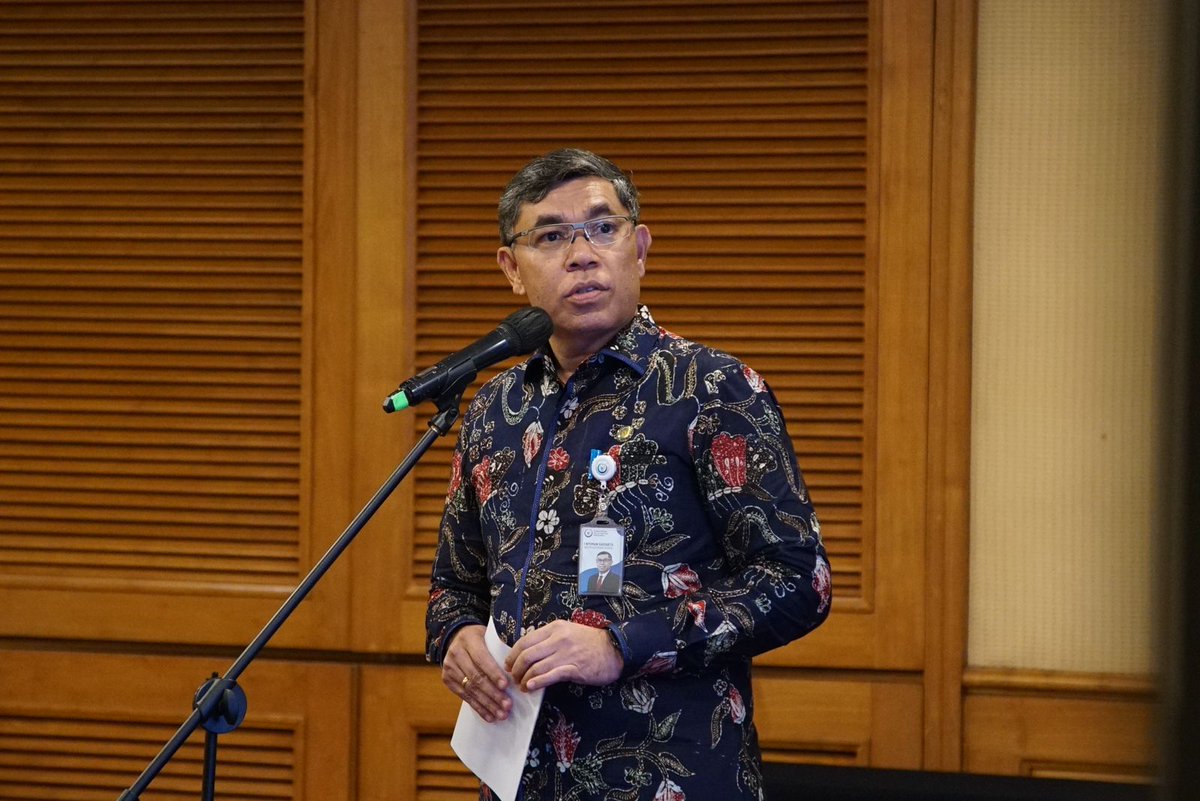 bppsdm_kp's tweet photo. “Tentu dibutuhkan komitmen dari seluruh pihak, tak hanya pusat namun juga UPT, untuk menghasilkan rencana aksi, karena tahun ini adalah tahun implementasi, persiapkan diri untuk kita berlari,” @in_radiarta
#KKPThrive #SDMKP #SDMUnggul #ProgramBRSDM @kkpgoid @saktitrenggono https://t.co/UyKhns2Yki