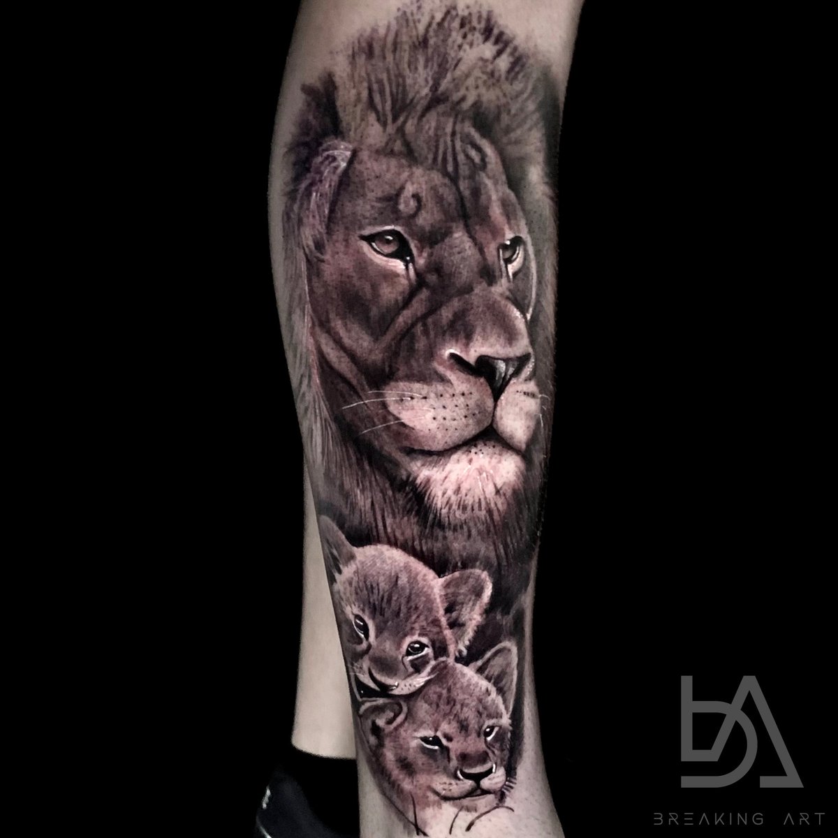 Breaking Art Tattoo tweet media