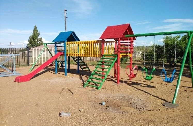 We chat to Seketa Letsoalo, a 37-year-old Entrepreneur with tenacity and sheer will power to succeed against all odds.

He designs beautiful playground equipment for creches and Primary schools in Limpopo.

READ MORE: tenacity-mag.co.za/a-microbiologi…

#TenacityMagazine
#SmallBusinesses