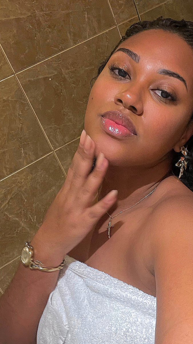 Le combo belle peau + lèvres hydratées + cheveux propres ✨🧖🏽‍♀️