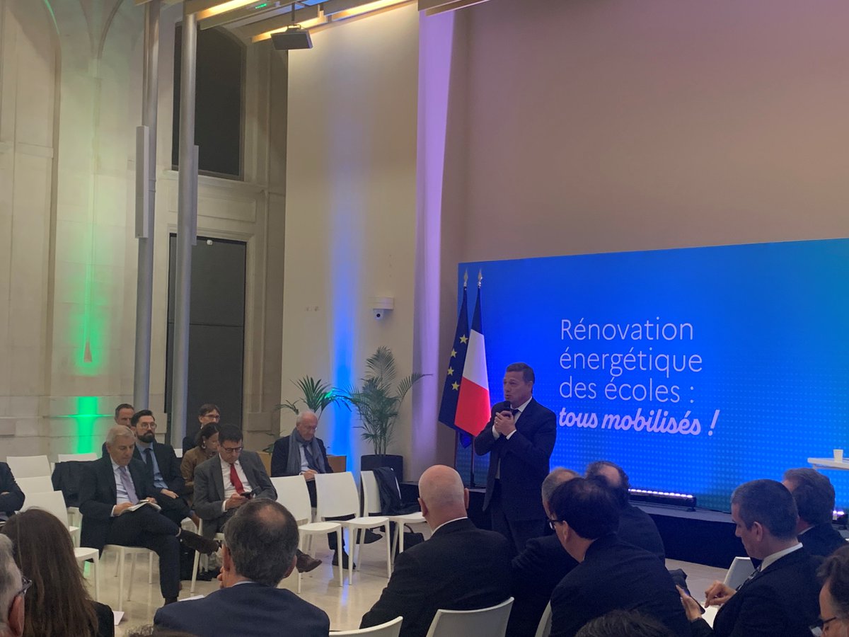 Programme #EduRénov sur la rénovation thermique des écoles : "ce laboratoire doit aussi permettre d'engager une nouvelle dynamique sur l'ensemble du champ de la #rénovation", <a href="/reponcapeb/">Jean-Christophe Repon</a> participait ce matin au lancement #EduRénov aux côtés de <a href="/ChristopheBechu/">Christophe Béchu</a> &amp; <a href="/BanqueDesTerr/">Banque des Territoires</a>.