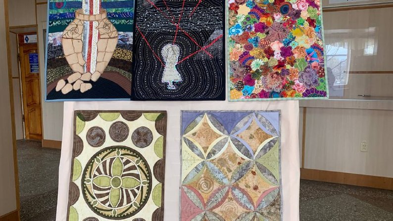 RubrykaEng's tweet image. 🪡In April,#Kropyvnytskyi hosted an exhibition entitled "Past. War. Future" featuring patchwork artworks from 12 Ukrainian artists.
In total, 29 artworks were displayed.

Lovely😍

Photos by Suspilne Kropyvnytskyi