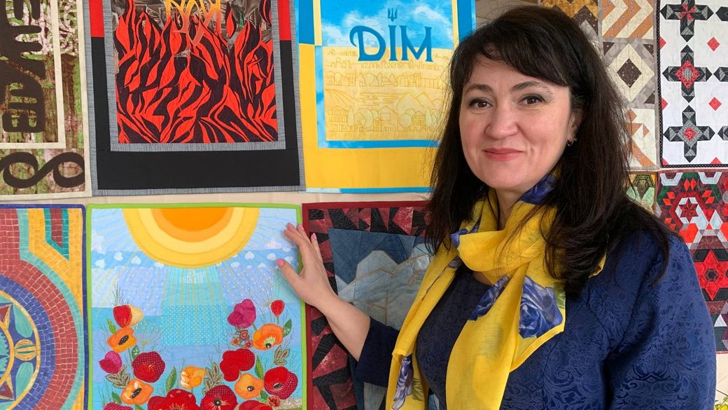 RubrykaEng's tweet image. 🪡In April,#Kropyvnytskyi hosted an exhibition entitled "Past. War. Future" featuring patchwork artworks from 12 Ukrainian artists.
In total, 29 artworks were displayed.

Lovely😍

Photos by Suspilne Kropyvnytskyi