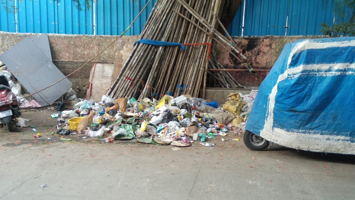 tailor_purav's tweet photo. @mybmc BRINGING to your attention a serious issue regarding the non-collection of solid waste in my area. This has led to a build-up of garbage and a foul smell in the area.
Dayabhai Chawl 2, Somwar Bazar. 
PN WARD, Ward No 46
@mybmc @mybmcWardPN @yogita_koli @CMOMaharashtra https://t.co/kj7ZxeVzle