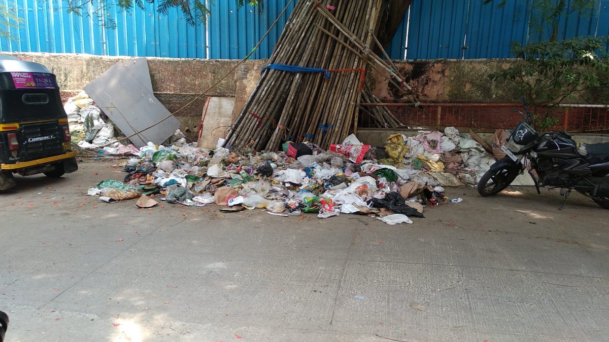 tailor_purav's tweet photo. @mybmc BRINGING to your attention a serious issue regarding the non-collection of solid waste in my area. This has led to a build-up of garbage and a foul smell in the area.
Dayabhai Chawl 2, Somwar Bazar. 
PN WARD, Ward No 46
@mybmc @mybmcWardPN @yogita_koli @CMOMaharashtra https://t.co/kj7ZxeVzle