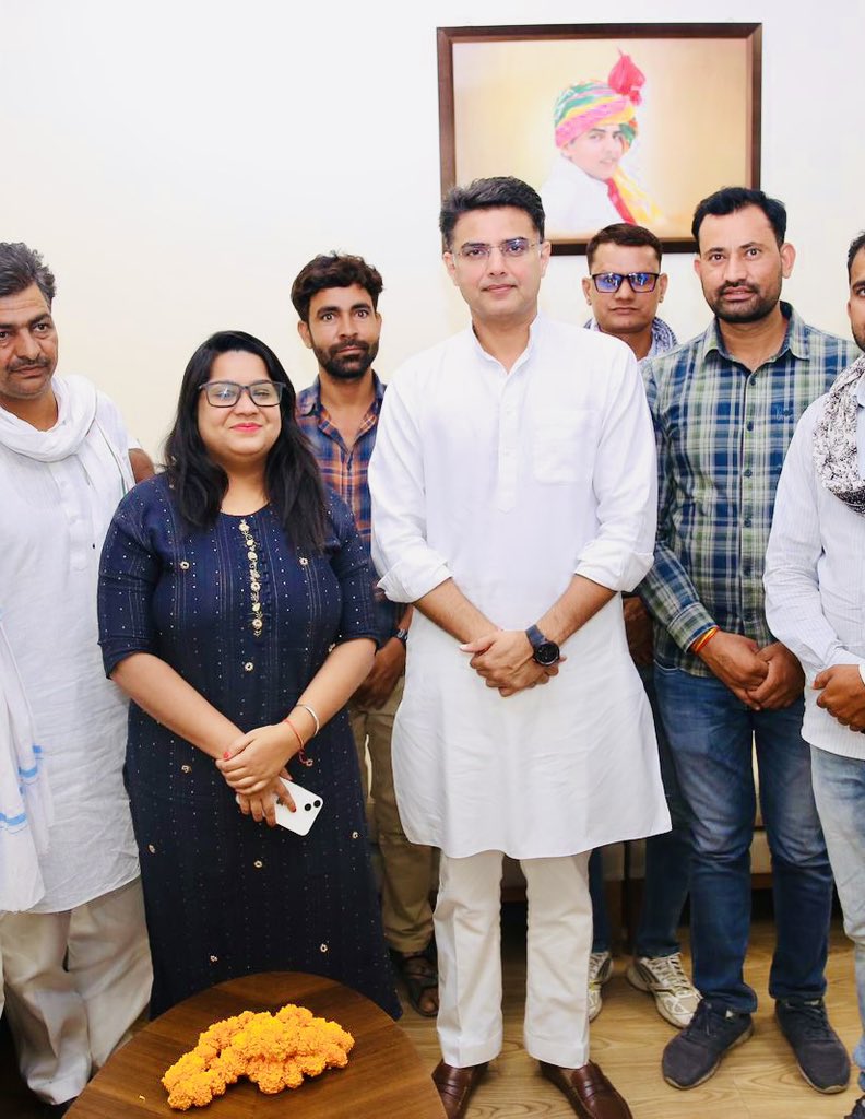 आज पूर्व उपमुख्यमंत्री व टोंक विधायक “सचिन पायलट जी”से उनके आवास पर सुखद मुलाक़ात हुई 🙏 Sachin Pilot