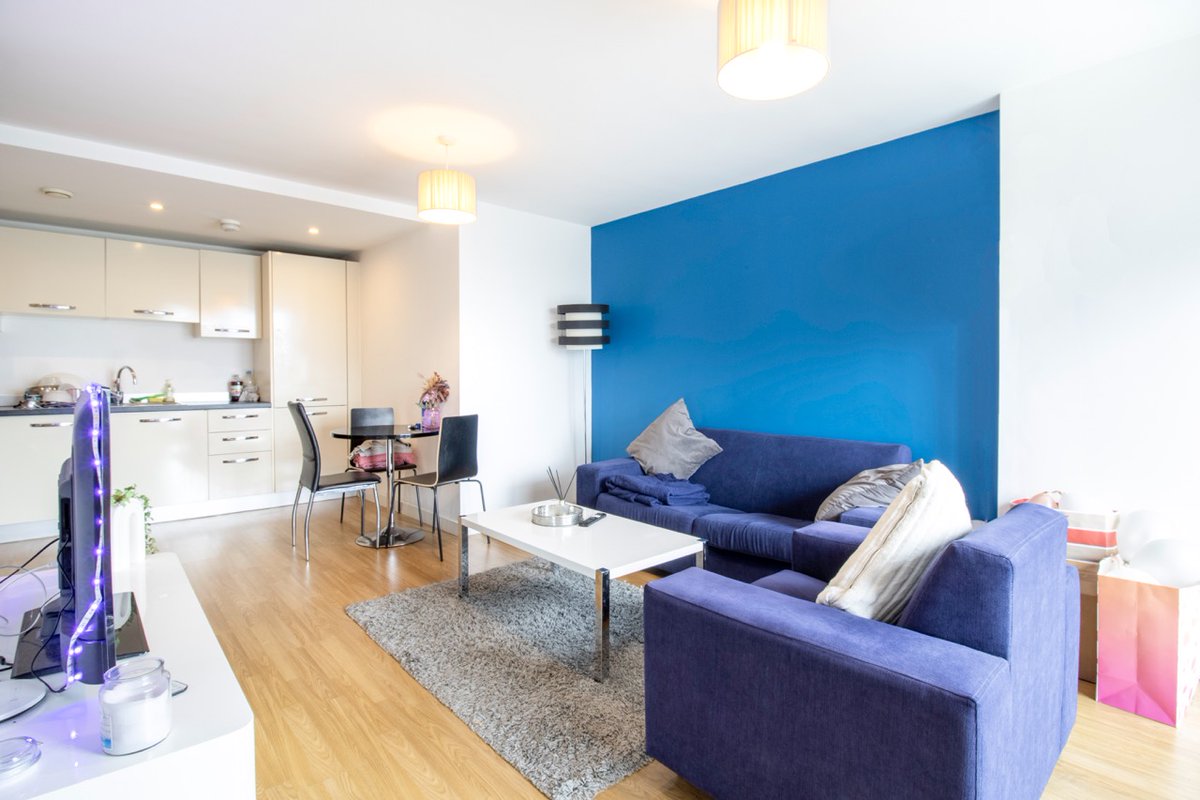 NEW SALES PROPERTY🏙️

📍Skyline Apartments, Leeds 

💰 £190,000

For more information, please visit- 
zenkoproperties.co.uk/property/skyli…

#apartmentforsale #leeds #leedscitycentre #propertyforsale #rightmoveuk #modernapartment