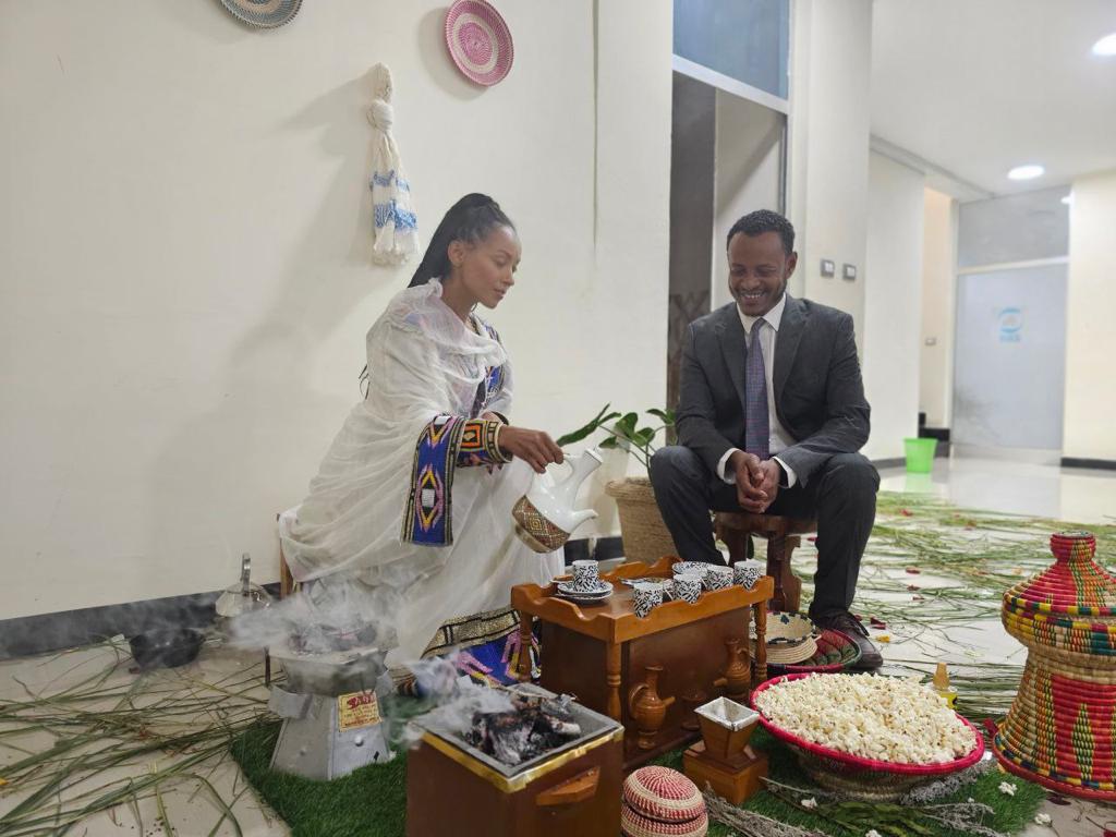 RRSEthiopia's tweet image. DG @Tesfahun_GK welcomed UNHCR Goodwill Amb, @KatGraham, to his office on 8 May 2023. She spent 5 days visiting the refugee operation in #Ethiopia - the largest ones #Gambella &amp;amp; #Melkadida. Such visits help mobilize additional resources &amp;amp; garner global support for refugees.