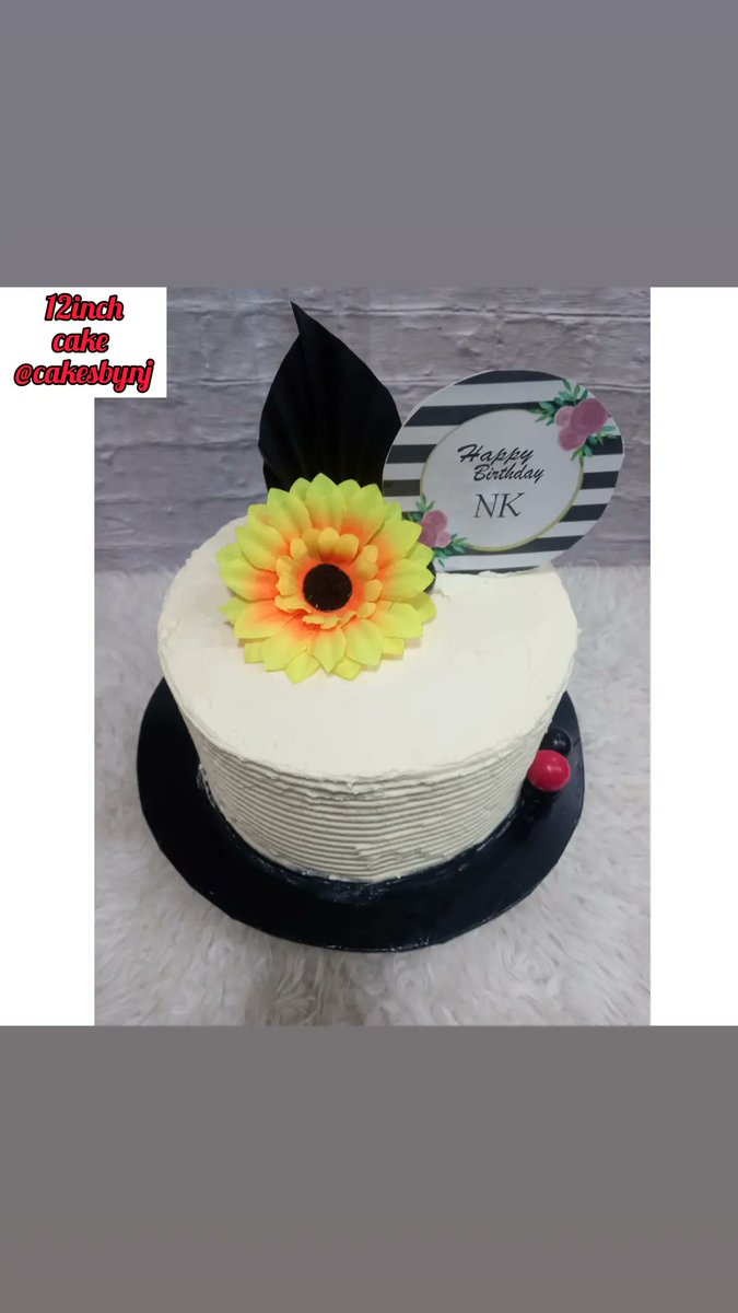 JennycreamC's tweet photo. 12 inch buttercream cake ..2 layers #lekkiphase1 #admiralityway #cakesinlekki #cakesinlagos  #celebrationcakes #buttercreamcakes #12inchcake https://t.co/CnkPat5Jp7