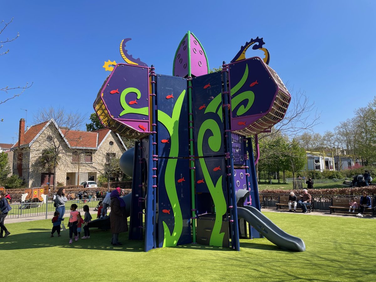 Husson International tweet media