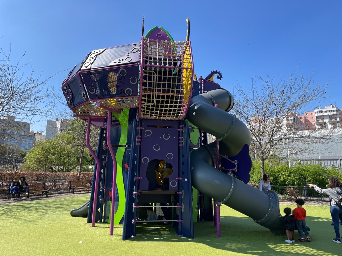 Husson International tweet media