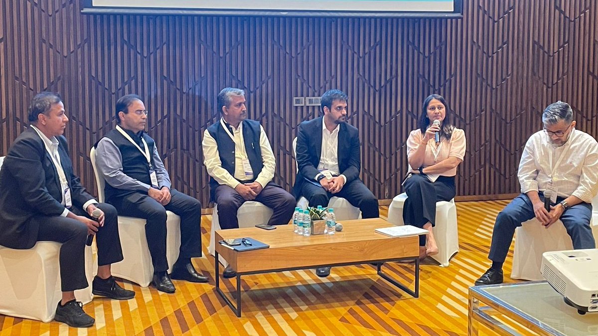 #BFDealFlowReportLaunch <a href="/ashaimpact/">Asha Impact</a> 

Final session of the day! 

➡️ #PanelDiscussion: Building Scale in India #BF Market: Imperatives 

📷 Speakers: Apoorv S., <a href="/usaid_india/">USAID India</a>, Gaurav K., <a href="/FCDOGovUK/">Foreign, Commonwealth & Development Office</a>, Manav B., <a href="/BritishIntInv/">British International Investment</a>, Prachi J. W., <a href="/DellFdn/">Michael & Susan Dell Foundation</a>, Dr. R. K. Singh, <a href="/sidbiofficial/">Small Industries Development Bank of India</a>