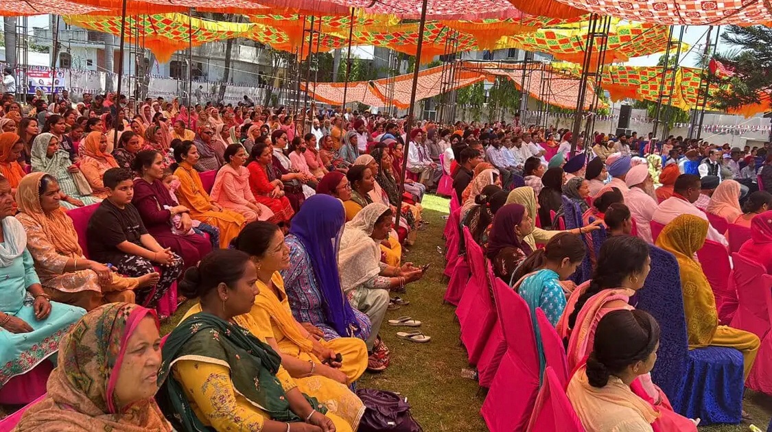 DevPushap's tweet image. Great to b part of mega rally organised at reen palace chatha jammu south by @Apnipartyonline under the leadership of jb. @AltafBukhari01
#jkapniparty
#JammuKashmir