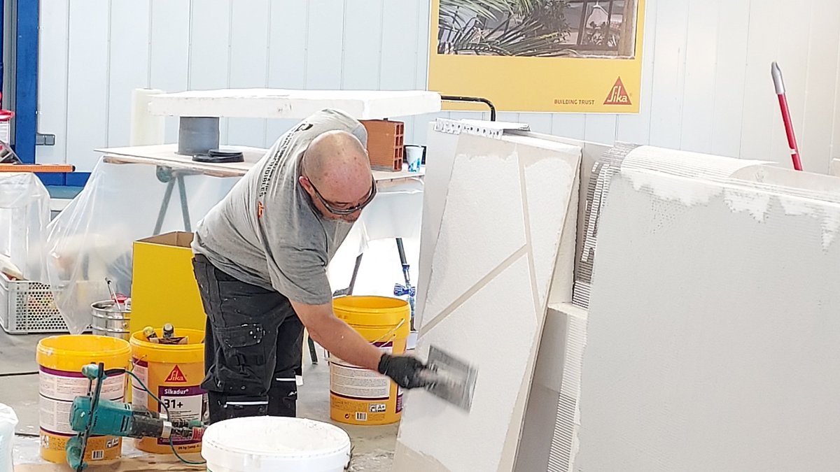 RafaTortajada's tweet photo. Semana de formaciones en @SikaSpain, rehabilitación de la envolvente del edificio, gracias a todos los asistentes!! https://t.co/XyoNWEMz4Q
