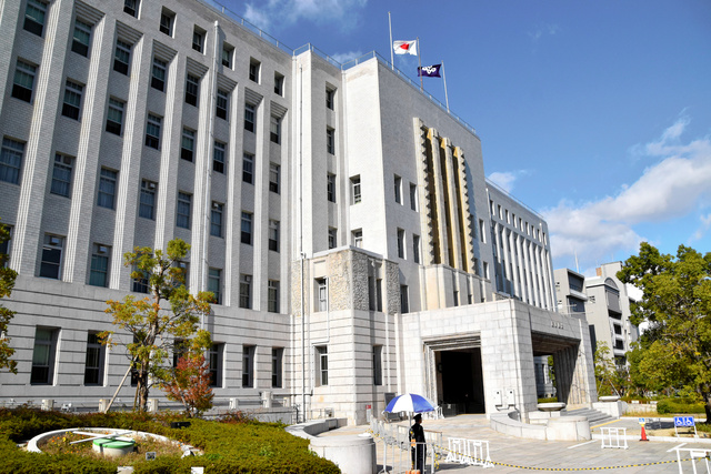 livedoornews's tweet photo. 【素案公表】高校・公立大学の授業料「完全無償化」…大阪府が26年度に実現へ
https://t.co/xfhZ6kzZKF

親の所得や子の人数に制限なく、府内のすべての生徒を対象に。学費が高い私立学校などでは学校側に一部負担を求める場合もあり、すべての学校が制度に参加するかは今後の調整だという。 https://t.co/9iZwShZ8z4