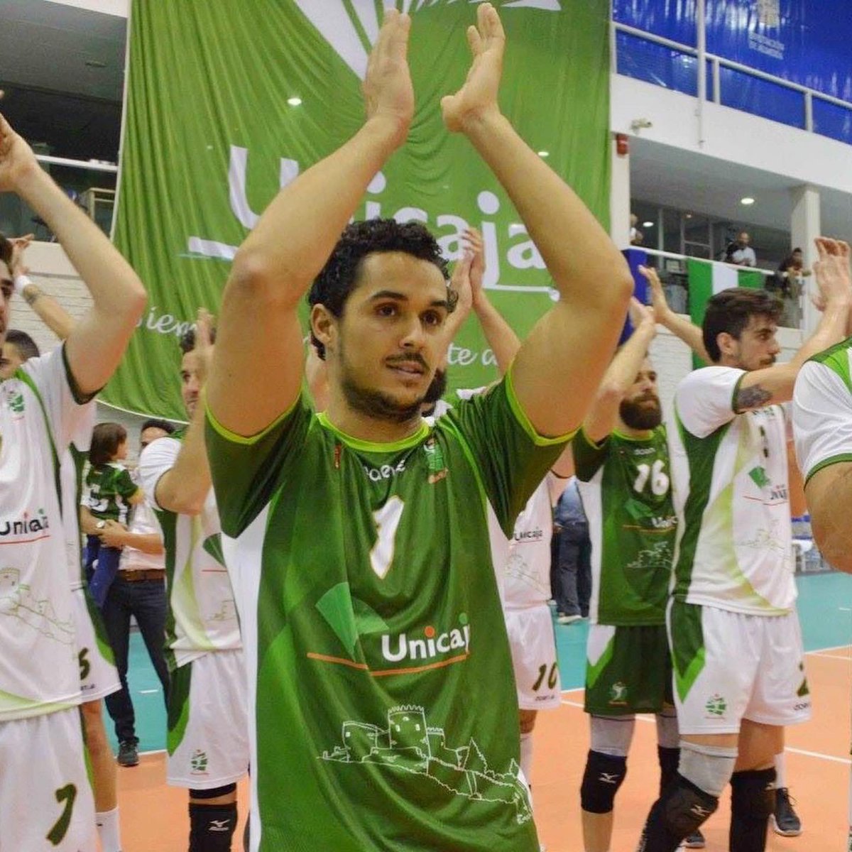 cvalmeria's tweet photo. Ayer anunciaba nuestro querido 🤗 @Alejandro_Fer1 su retirada🏁🔚

Queremos agradecerte 👏🏻 tantos momentos que nos has regalado, a nivel personal y profesional ☺️🏆

Eres parte de la historia de este Club 💚 y del voleibol español🇪🇸

¡𝗛𝗔𝗦𝗧𝗔 𝗦𝗜𝗘𝗠𝗣𝗥𝗘!🥹

💚 #VamosVerdes https://t.co/QO8wegyxK1