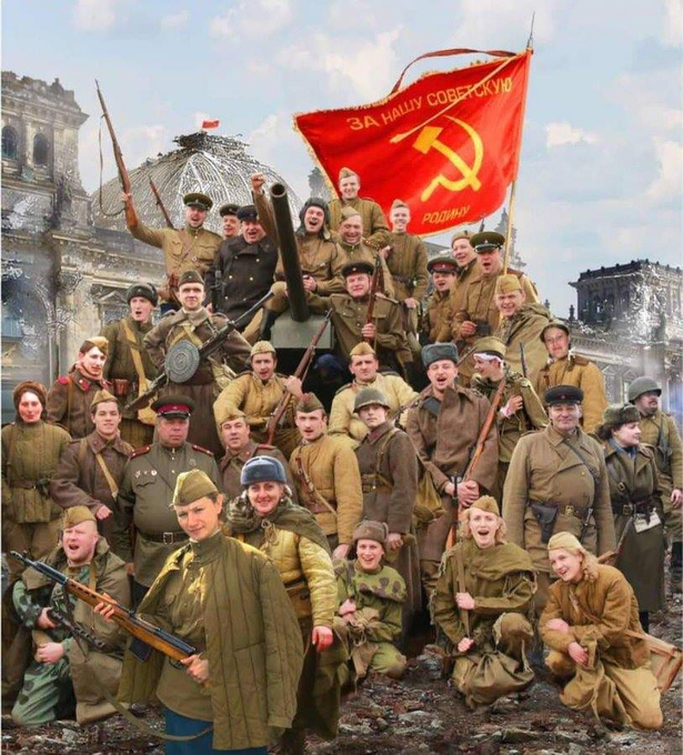 Cuando desde el Norte intentan cambiar la Historia y negar verdades irrebatibles, recordemos hoy la derrota de la Alemania nazi y el papel de la URSS en la victoria sobre el fascismo. Gloria eterna a quienes murieron luchando contra ese flagelo.
#IslaRebelde #DiaDeLaVictoria