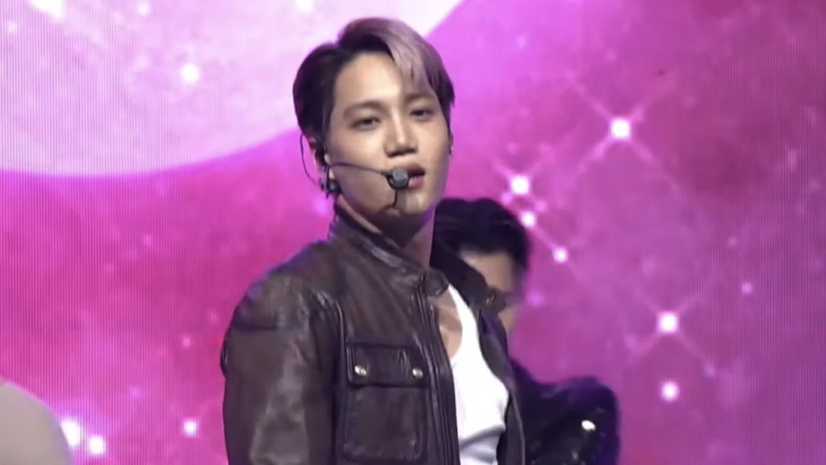 zkdlindaily's tweet photo. pretty boy https://t.co/iDfXI8Vq3n