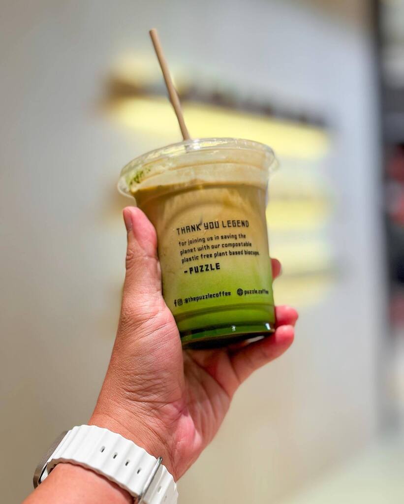 Jazpster's tweet photo. 💚Iced #matchalatte kinda day. @ThePuzzleCoffee’s version uses premium uji #matcha powder imported from Kyoto. #FindNewFood #puzzlecoffee https://t.co/VelahBWzKl https://t.co/0Pe8eVW86c