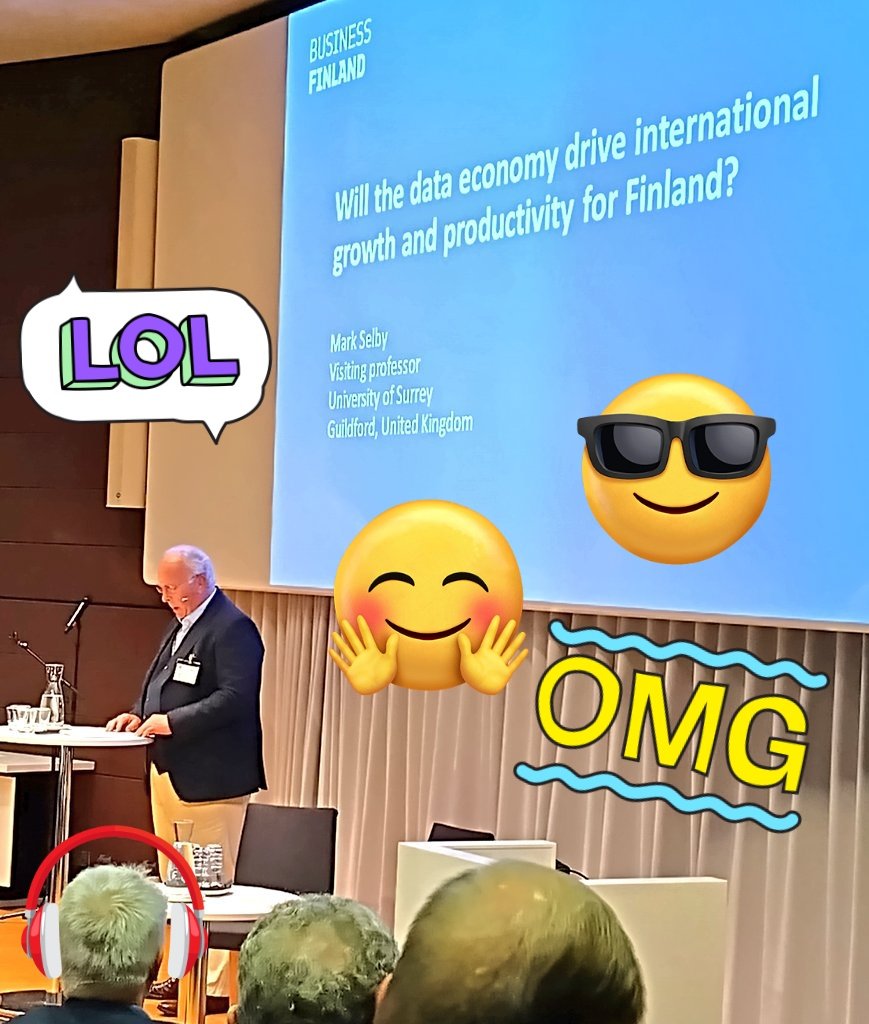 "Apua", kuinka professori Selby imartelee suomalaisia datatalouden ohjelman tilaisuudessa 🇫🇮🫣🤩. Ihmettelee esimerkiksi, miten "hiljaisella kansalla" ollut niin merkittävä rooli mobiiliviestinnässä. Meillä on ihania insinöörejä jne! 😍 <a href="/BusinessFinland/">Business Finland</a> #datatalous #pystypäin