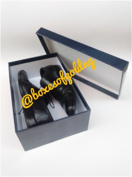 boxesofgoldng's tweet photo. Need a befitting package for your shoes, sandals, slippers, etc. Here's our cool, mature, sturdy, durable shoe box. We will design it to match your taste, brand as the case may be.
#boxes
#shoebox
#giftboxes
#giftideas
#boxesforalloccasions.
#lagosboxmaker https://t.co/mltWf2AEvW