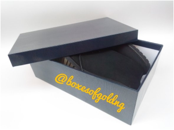 boxesofgoldng's tweet photo. Need a befitting package for your shoes, sandals, slippers, etc. Here's our cool, mature, sturdy, durable shoe box. We will design it to match your taste, brand as the case may be.
#boxes
#shoebox
#giftboxes
#giftideas
#boxesforalloccasions.
#lagosboxmaker https://t.co/mltWf2AEvW