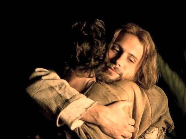 “Lo mejor sobre nuestro Dios es que su grandeza y su poder son tan vastos que traspasan el Cosmos y llegan a cada una de nuestras vidas. Él promete volver a crearnos, moldearnos, transformarnos a semejanza de su imagen. Piensa por un momento en lo que esto significa.” #LESAdv